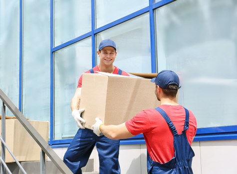 Twickenham moving truck service for house and office transport